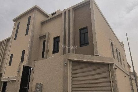 4 bedrooms Apartment in Riyadh, Saudi Arabia No. 62828