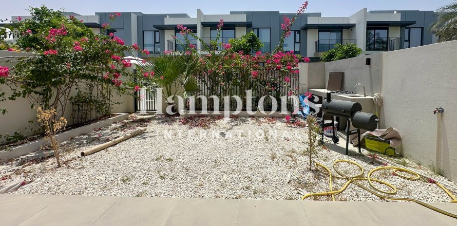 3 bedrooms Townhouse in Sweden, UAE No. 165002