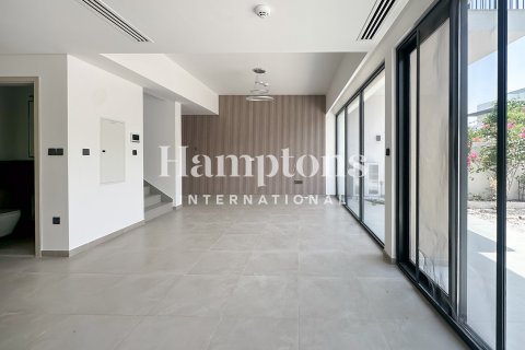 3 bedrooms Townhouse in Sweden, UAE No. 165002 11