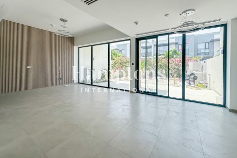 3 bedrooms Townhouse in Sweden, UAE No. 165002 4