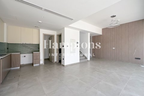 3 bedrooms Townhouse in Sweden, UAE No. 165002 10