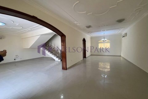 Villa de 4 chambres à Doha, Qatar No. 57214 11