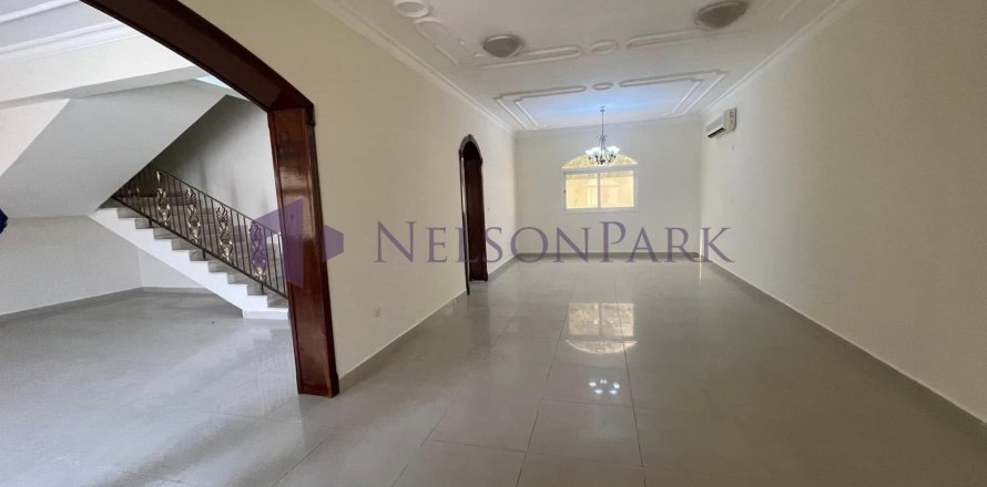 Villa de 4 chambres à Doha, Qatar No. 57214