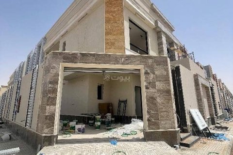 5 bedrooms Villa in Riyadh, Saudi Arabia No. 99582