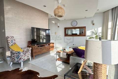 2 bedrooms Apartment in Manama, Bahrain No. 68541 4