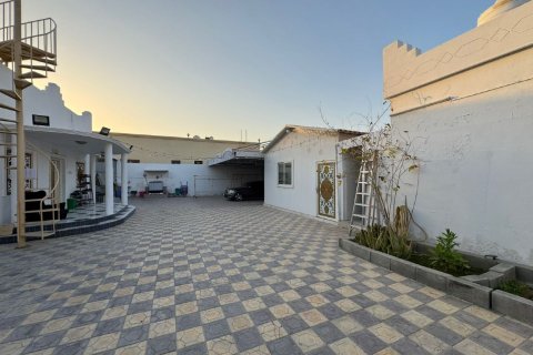5 bedrooms Villa in Seih Al Harf, UAE No. 184066