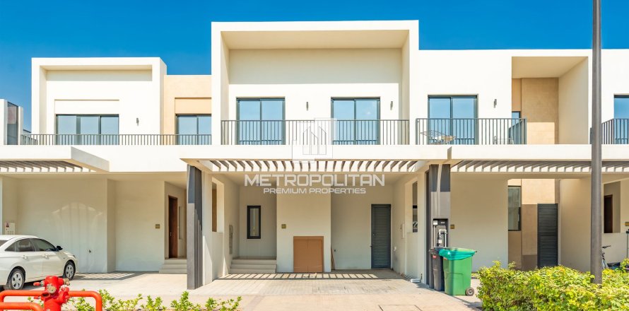 Villa de 3 chambres à EMAAR South, UAE No. 130375