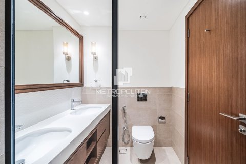 Appartement de 2 chambres à EMAAR Beachfront, UAE No. 129717 15