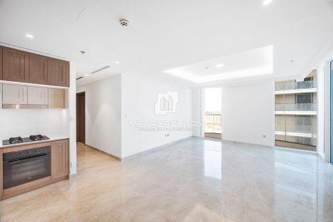 Appartement de 2 chambres à EMAAR Beachfront, UAE No. 129717 4