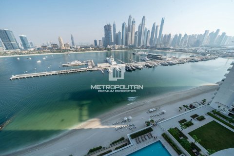 Appartement de 2 chambres à EMAAR Beachfront, UAE No. 129714