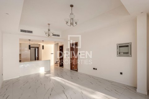 4 bedrooms Villa in District 11, UAE No. 209728