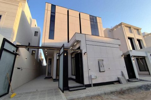 5 bedrooms Villa in Riyadh, Saudi Arabia No. 60139