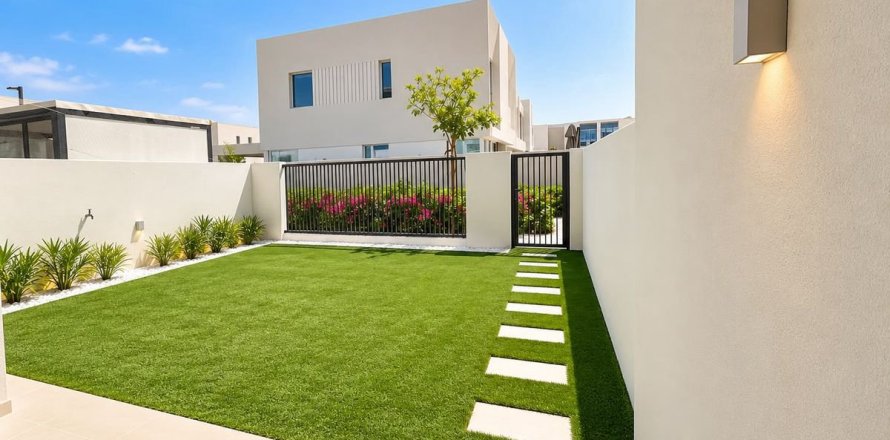 3 bedrooms Townhouse in Dubai, UAE No. 207749