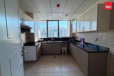 2 bedrooms Apartment in Dubai, UAE No. 184433 10