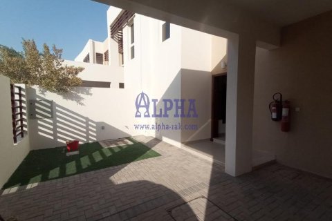 3 bedrooms Villa in Mina Al Arab, UAE No. 165037 4