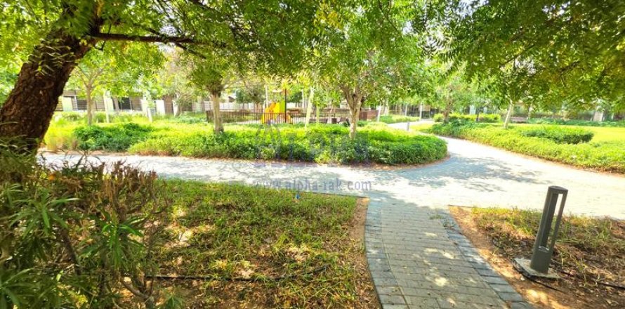 3 bedrooms Villa in Mina Al Arab, UAE No. 165037