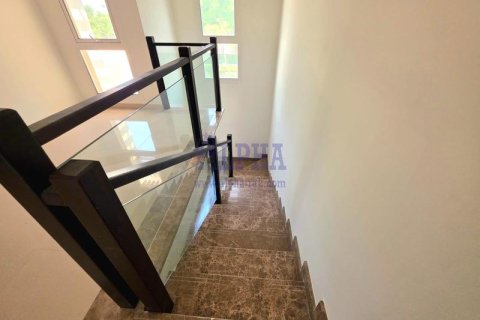 3 bedrooms Villa in Mina Al Arab, UAE No. 165037 9