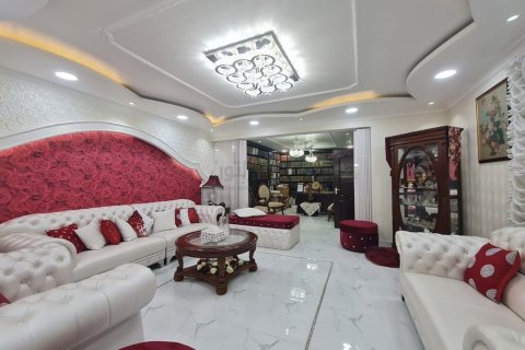 3 bedrooms Villa in Muharraq, Bahrain No. 59049 3