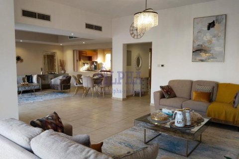 Townhouse de 3 dormitorios en Al Hamra Village, UAE No. 165428 3