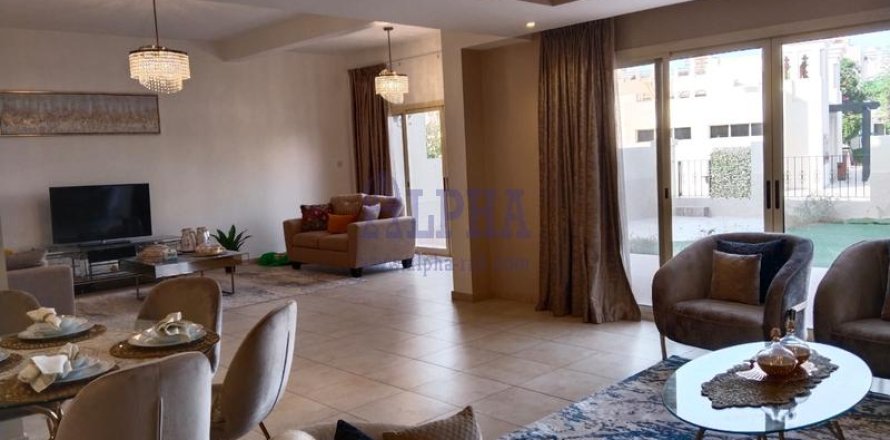 Townhouse de 3 dormitorios en Al Hamra Village, UAE No. 165428