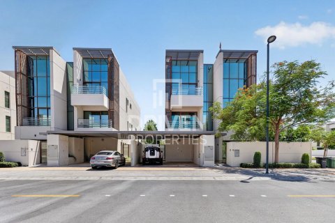 Вилла с 6 спальнями в Meydan, ОАЭ №209939