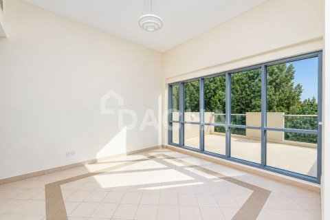 Appartement de 2 chambres à Golf Towers, UAE No. 210340