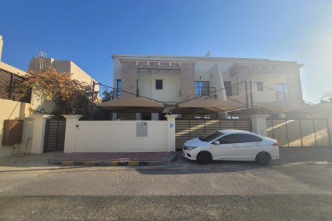 6 bedrooms Villa in Al Qurm, Oman No. 62468