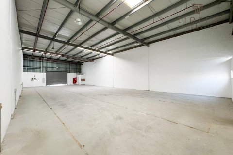 329.8m² Warehouse in Al Quoz, UAE No. 46627