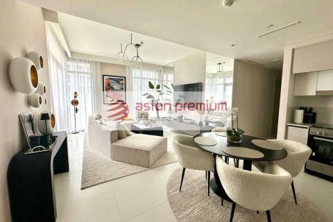 Квартира с 2 спальнями в EMAAR Beachfront, ОАЭ №188358 3