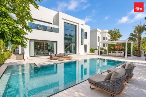 4 bedrooms Villa in Jumeirah Islands, UAE No. 210872