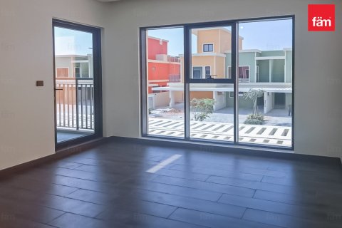 4 bedrooms Townhouse in Dubai, UAE No. 203609