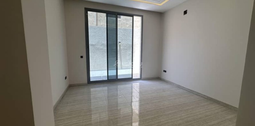 4 bedrooms Apartment in Riyadh, Saudi Arabia No. 68023