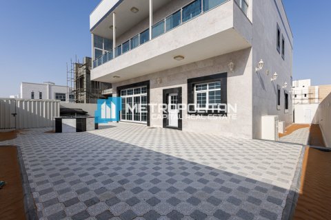 Villa de 5 dormitorios en Al Shamkha, UAE No. 135542