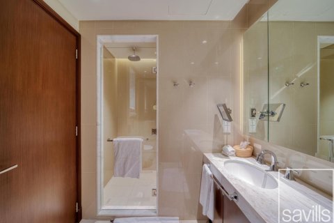 Квартира с 2 спальнями в The Address Residence Fountain Views, ОАЭ №194493 3