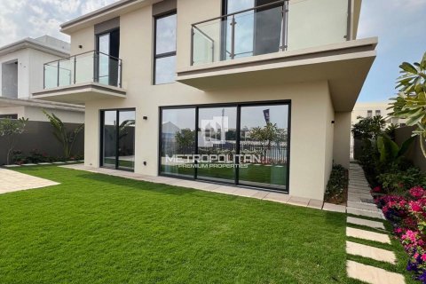 Вилла с 5 спальнями в Al Hamra Village, ОАЭ №129270 12