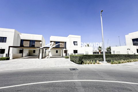 Villa de 5 dormitorios en Abu Dhabi, UAE No. 85832