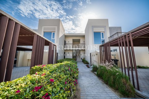 Квартира с 2 спальнями в Dubai South (Dubai World Central), ОАЭ №199584 25