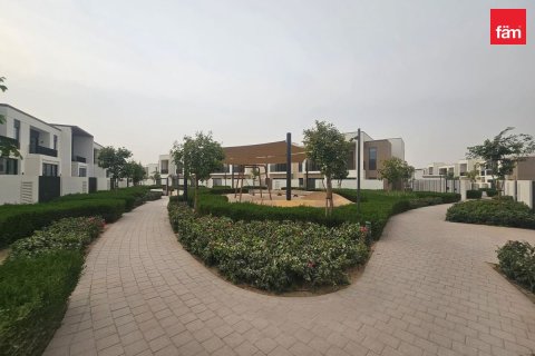 3 bedrooms Villa in Dubai, UAE No. 186390 24