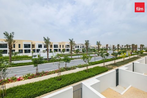 3 bedrooms Villa in Dubai, UAE No. 186390 8