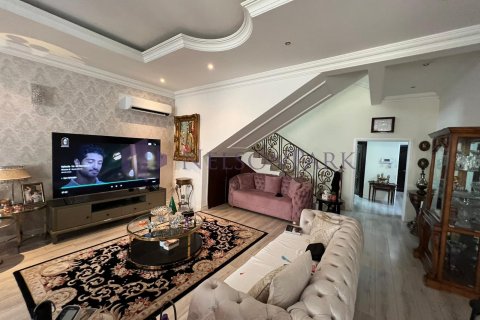 Villa de 6 chambres à Doha, Qatar No. 60832 10