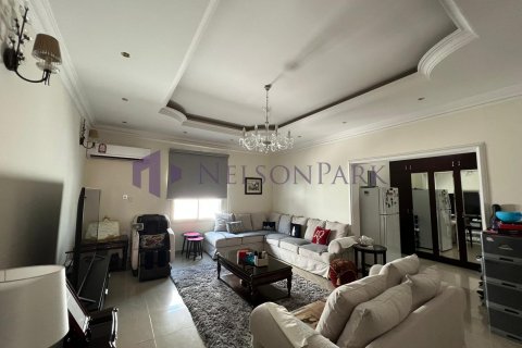 Villa de 6 chambres à Doha, Qatar No. 60832 3