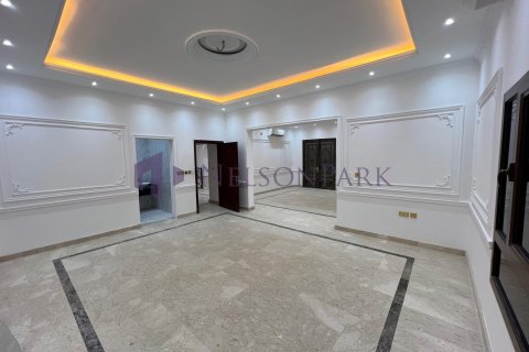 Villa de 8 dormitorios en Al Daayen, Qatar No. 60835 10