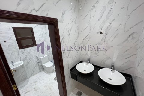 Villa de 8 dormitorios en Al Daayen, Qatar No. 60835 17