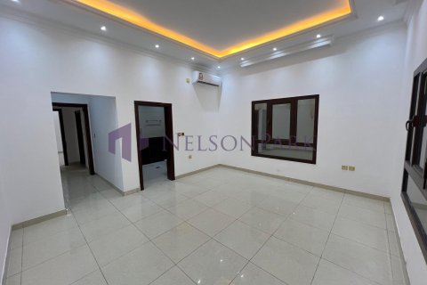 Villa de 8 dormitorios en Al Daayen, Qatar No. 60835 3