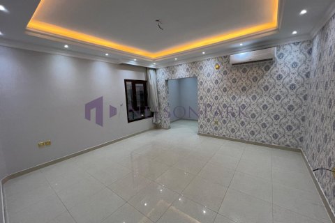 Villa de 8 dormitorios en Al Daayen, Qatar No. 60835 7