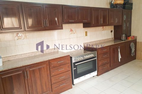 Villa de 7 chambres à Doha, Qatar No. 60833 15