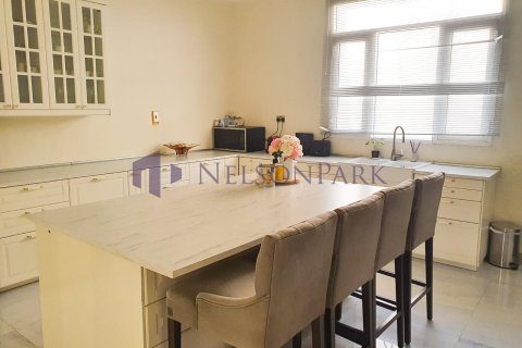 Villa de 7 chambres à Doha, Qatar No. 60833 10