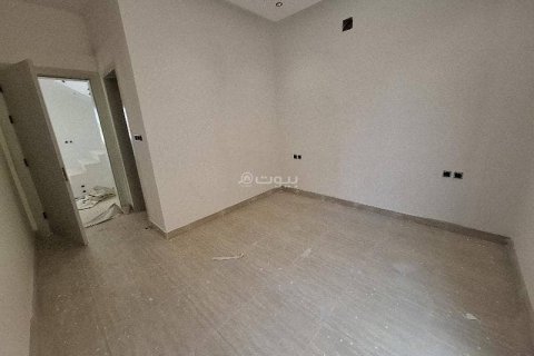5 bedrooms Villa in Riyadh, Saudi Arabia No. 67370 8