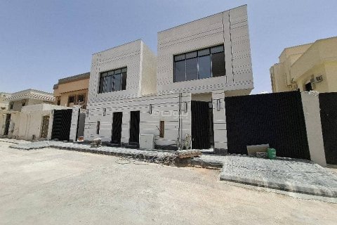 5 bedrooms Villa in Riyadh, Saudi Arabia No. 67370