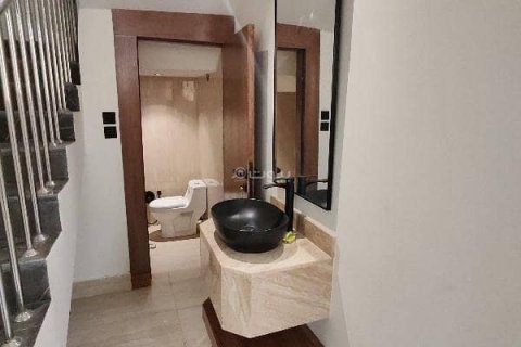 Villa de 5 dormitorios en Riyadh, Saudi Arabia No. 67368 12